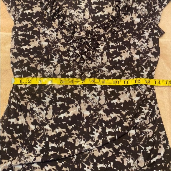 Halogen v-neck ruffle double layer chiffon-like cap sleeved ruching at waist top - Picture 3 of 7